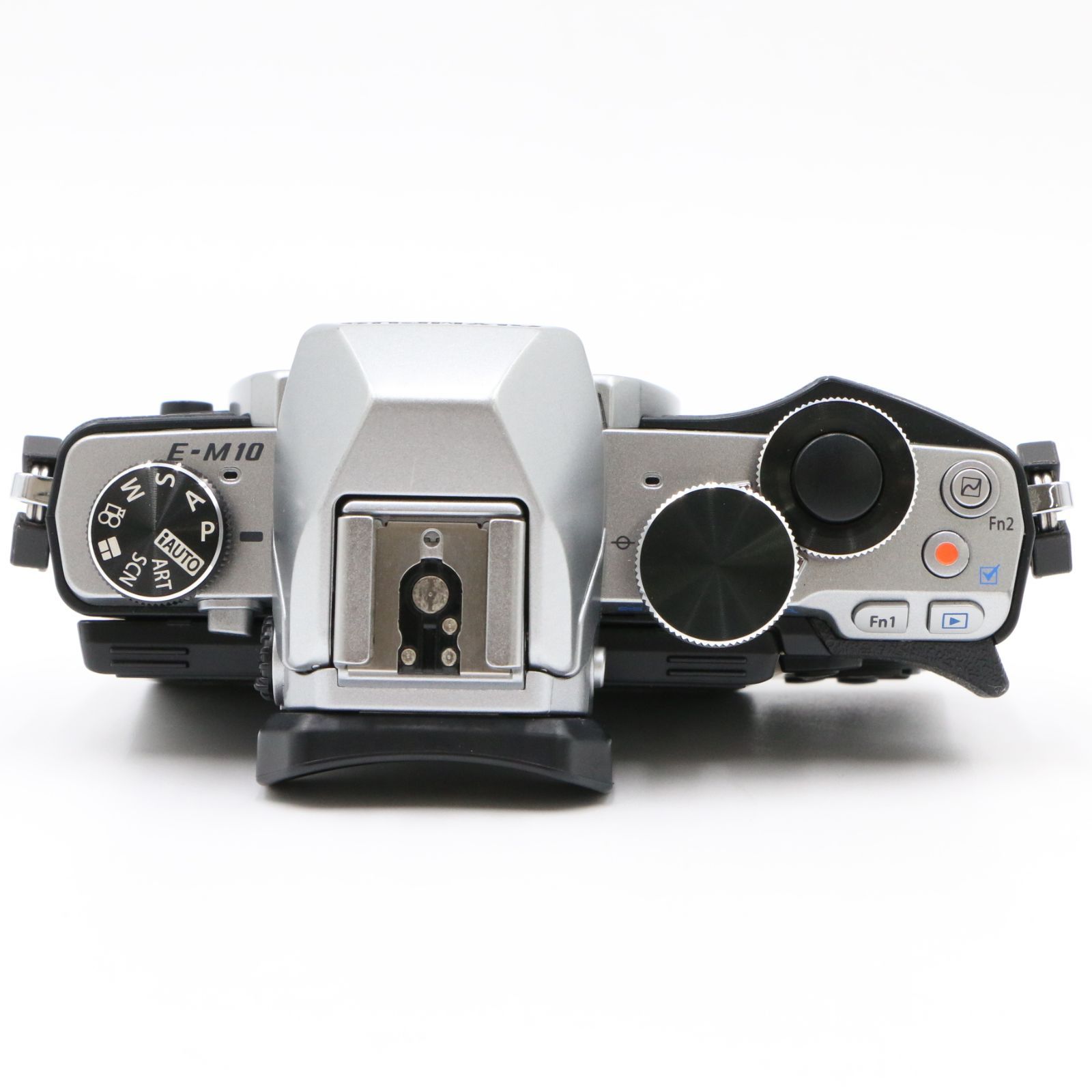  OLYMPUS オリンパス OM D E M 10 Silver ショット数4 ! デジタルカメラ カメラ