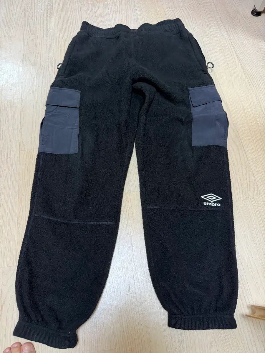 アンブロ 黒 フリース カーゴ ズボン