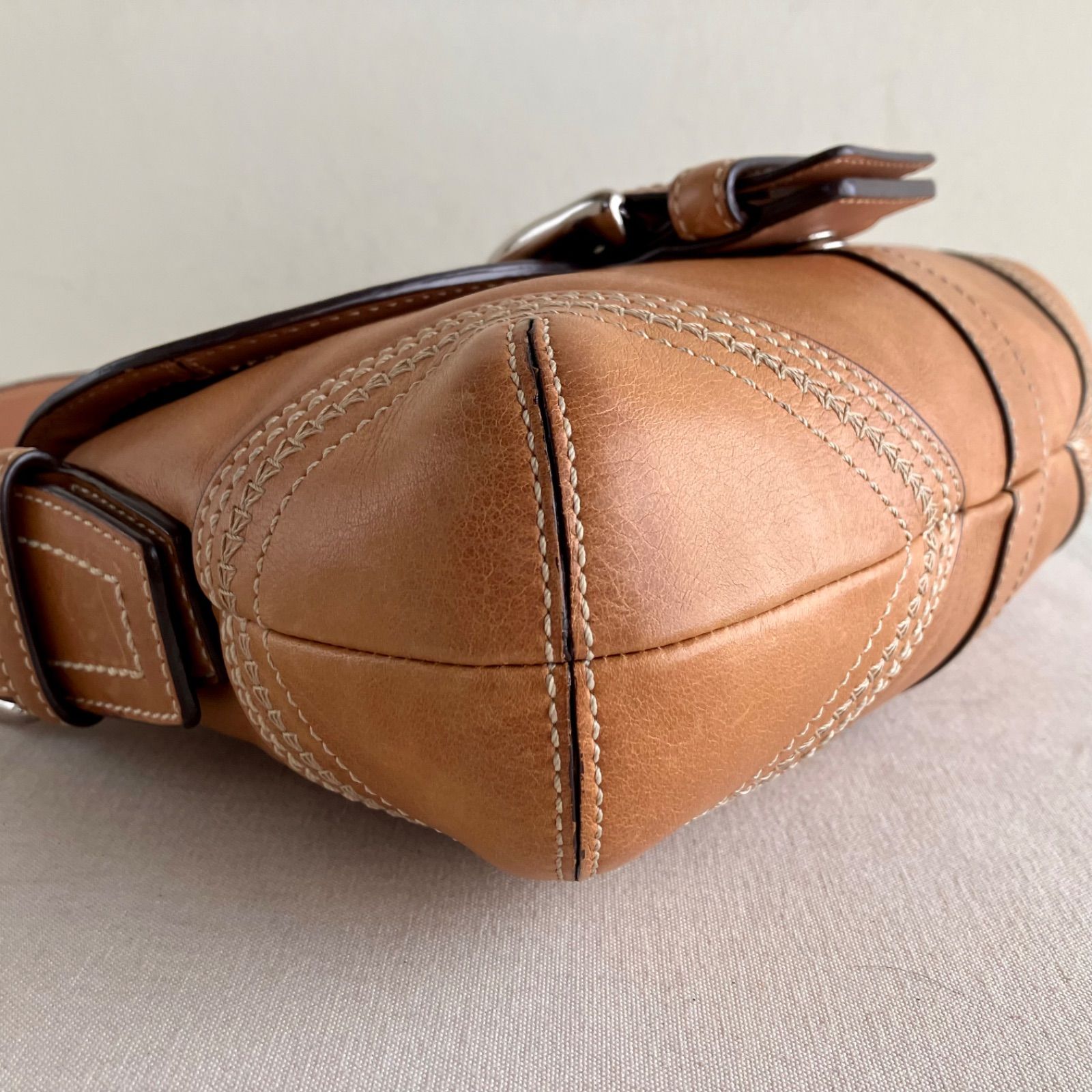 Vintage Coach y2k Soho Small Flap Buckle Camel Leather Shoulder 