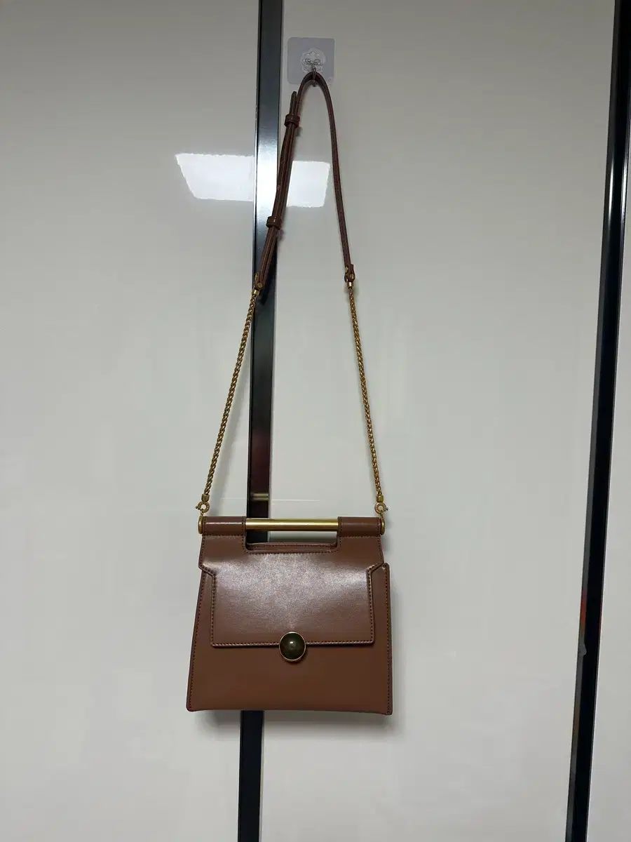 CHARLES - KEITH チャールズアンドキース ブラウン クロスバック