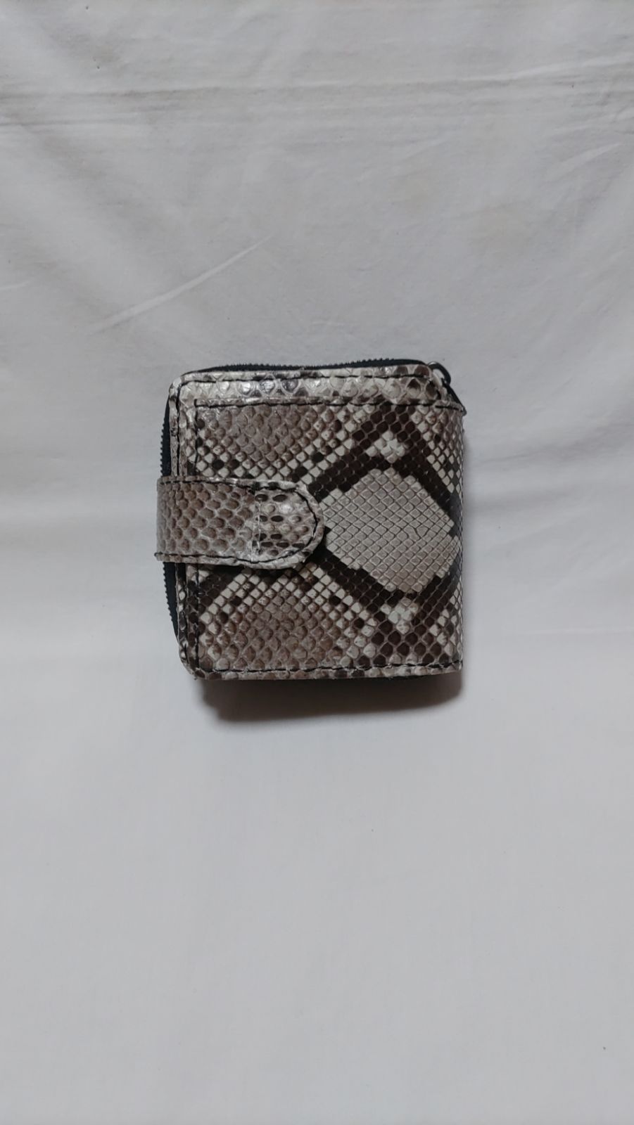 ダイヤモンド•パイソン ラウンドタイプ 2つ折財布