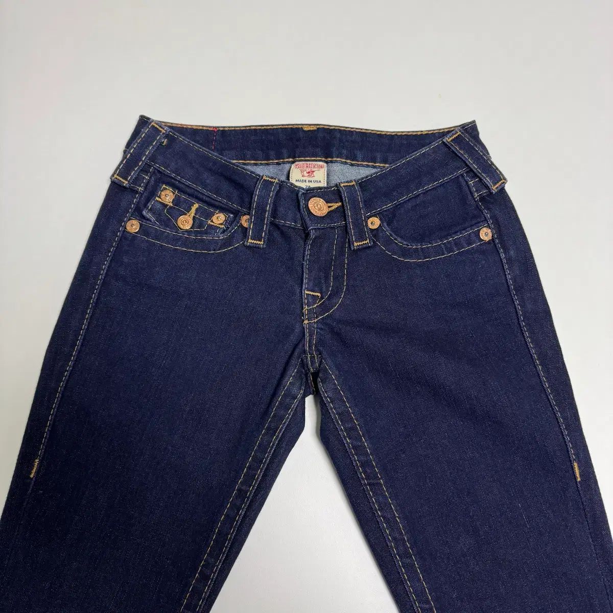 [タグ付き]トゥルーレリジョン　デニム　ローライズ　幅広　ブーツカット　31 タグ付き]トゥルーレリジョン デニム ローライズ 幅広 ブーツカット 31