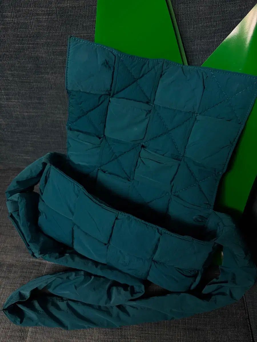 ボッテガ ヴェネタ 2 x 4 ダウンバッグ