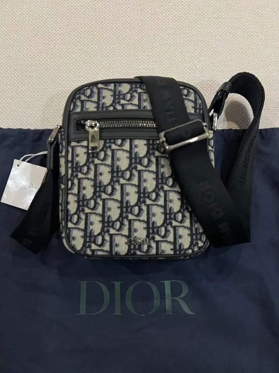 ディオール オブリーク ポーチ メッセンジャーバッグ