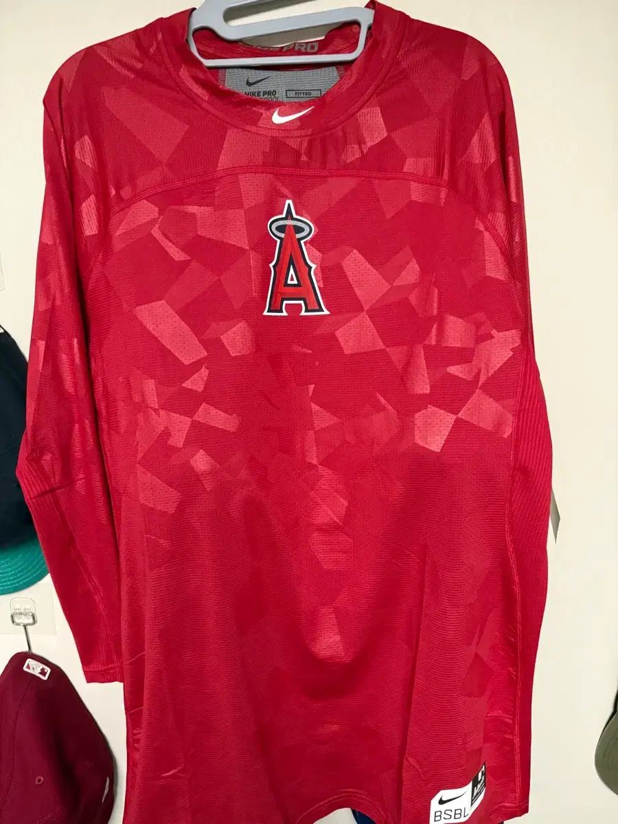 ナイキ ハイパークール LAエンゼルス 選手用 アンダーTシャツ