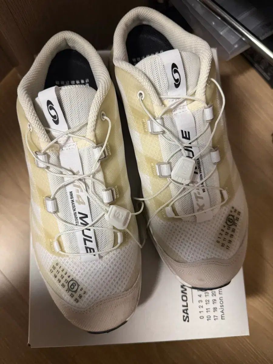 サロモン メゾンマルジェラ ミュール