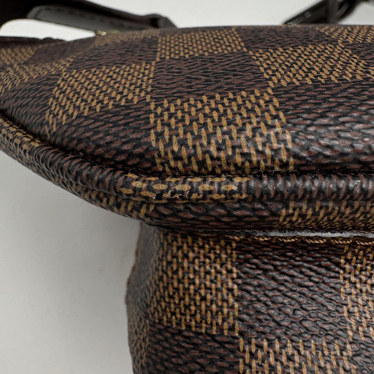 ルイ・ヴィトン Louis Vuitton バムバッグ メルヴィール ボディバッグ