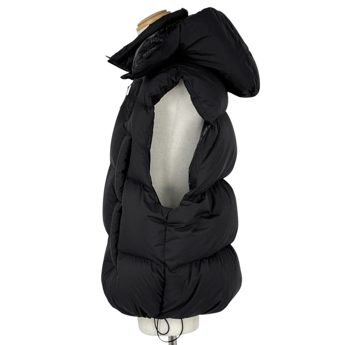 モンクレール MONCLER ロゴ ダウンベスト X ROC NATION DESIGNED BY JAY-Z フード付き アウター ブラック メンズ