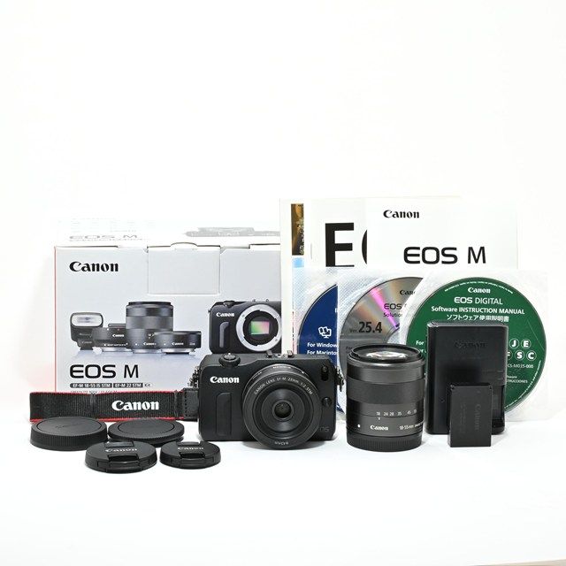 Canon EOS M ダブルレンズキット EF 18 55 mm前枠欠け レンズ内 小ゴミあり 22 mm＆ボディ 上 軽量ミラーレス入門に最適の高コスパセット