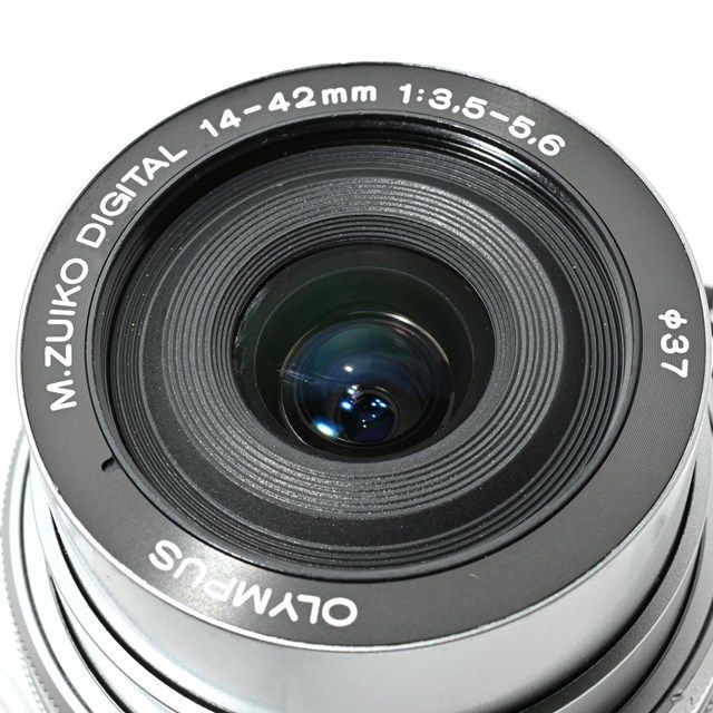 シャッター数わずか レンズ前枠