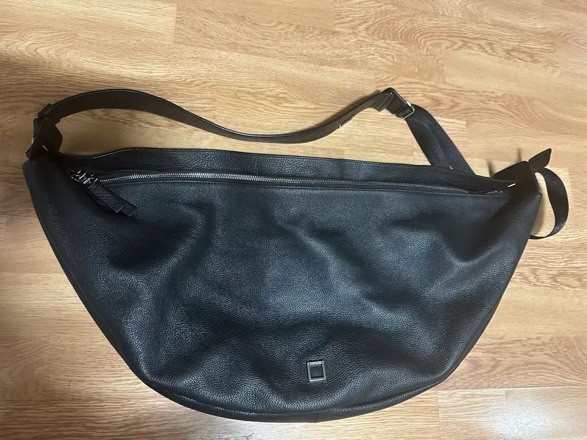 ウーヨンミ 23 fw Mサイズ ムーン バッグ