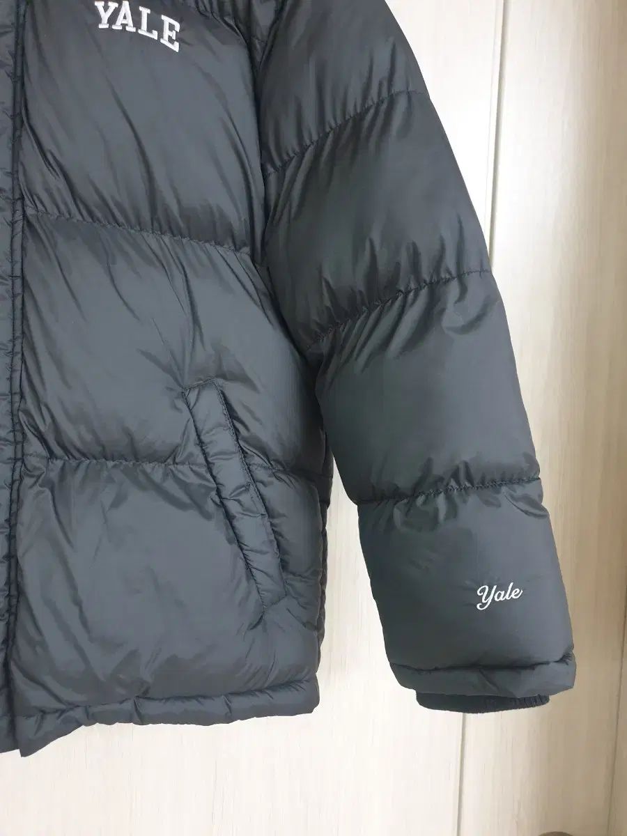 YALE イェール 黒色 フード ダウン アウター - ユニセックス