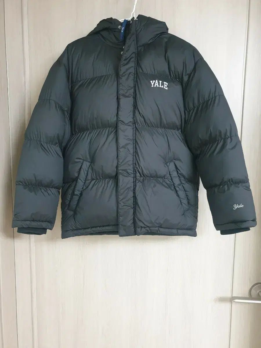 YALE イェール 黒色 フード ダウン アウター - ユニセックス
