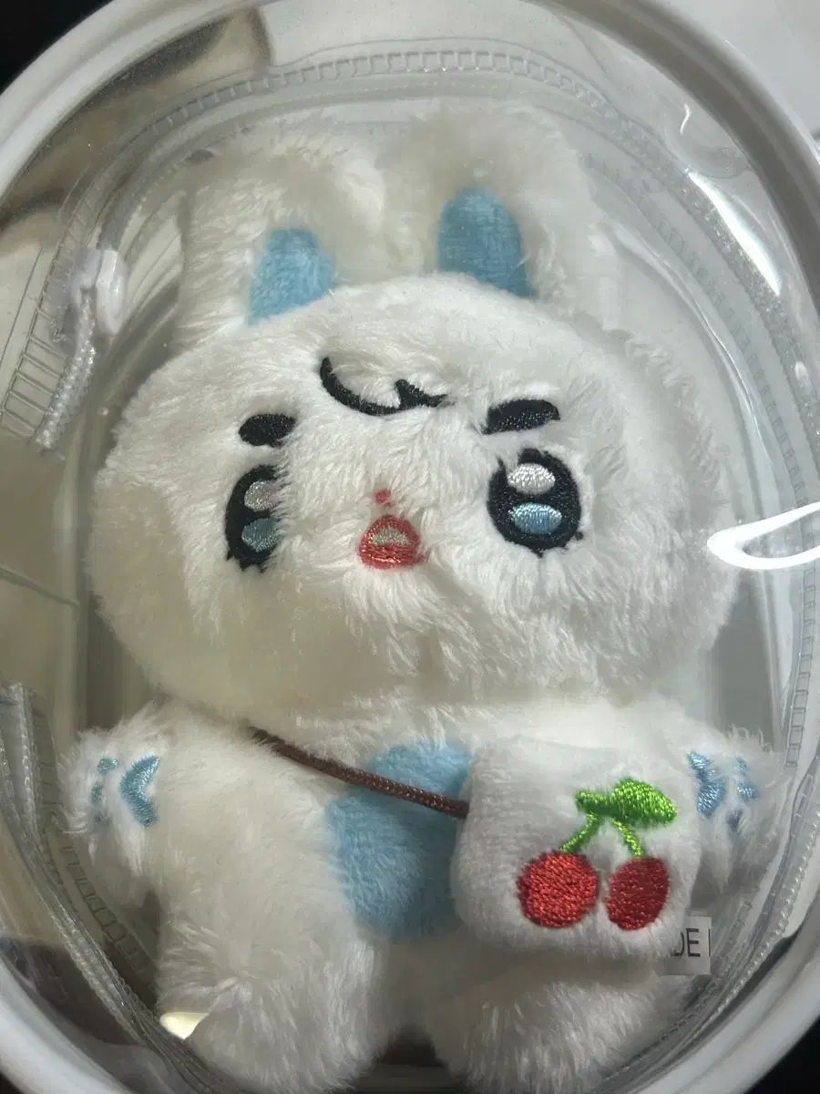 エスクプス(S.COUPS・スンチョル) ぬいぐるみ ぬい + さくらんぼバッグ