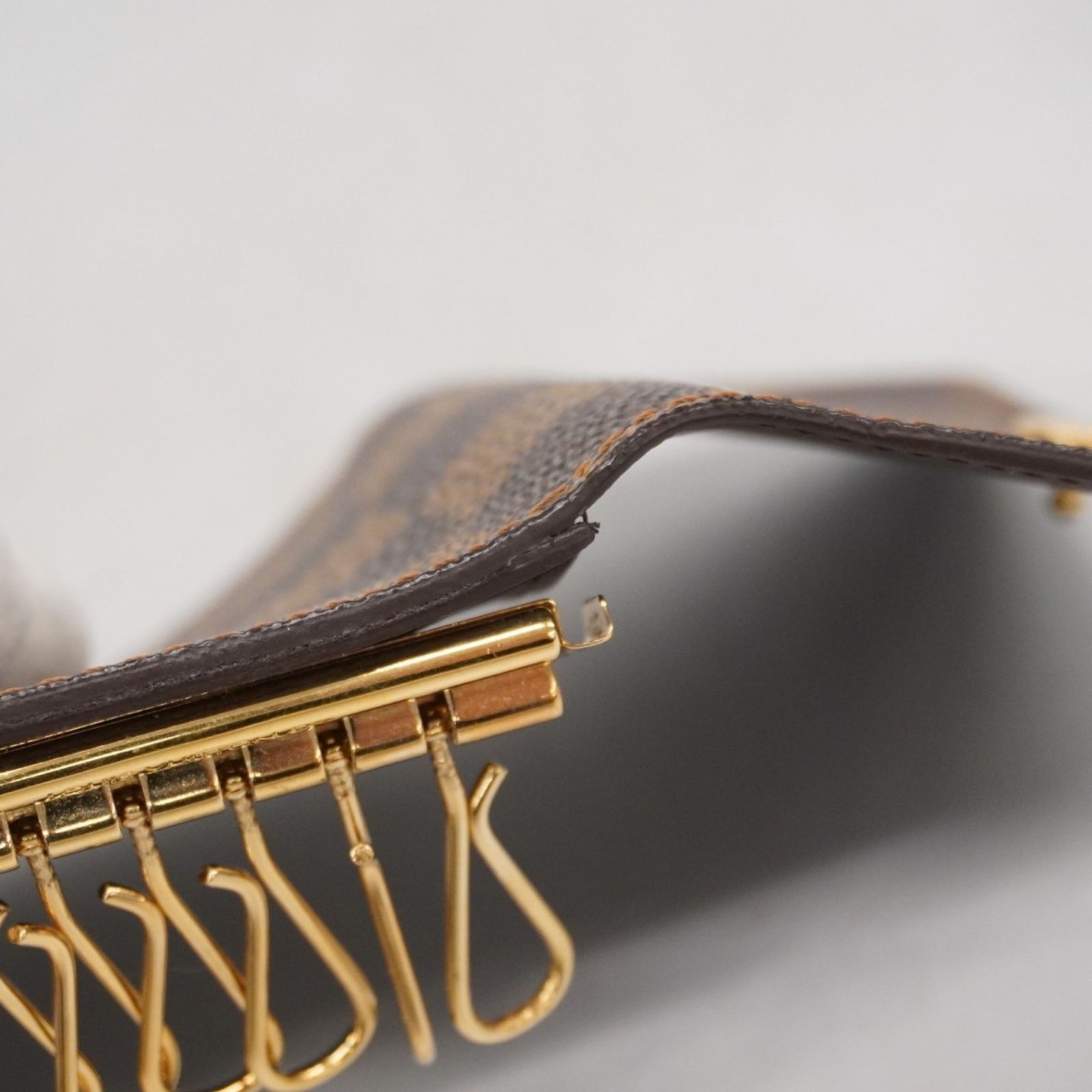 ミュルティクレ6 N