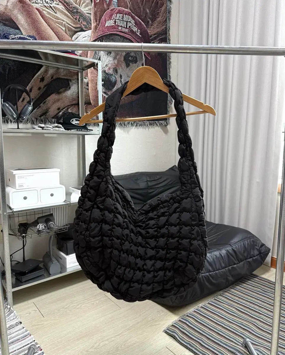 ストア コス キルト オーバーサイズ ショルダーバッグ ☆cos キルト