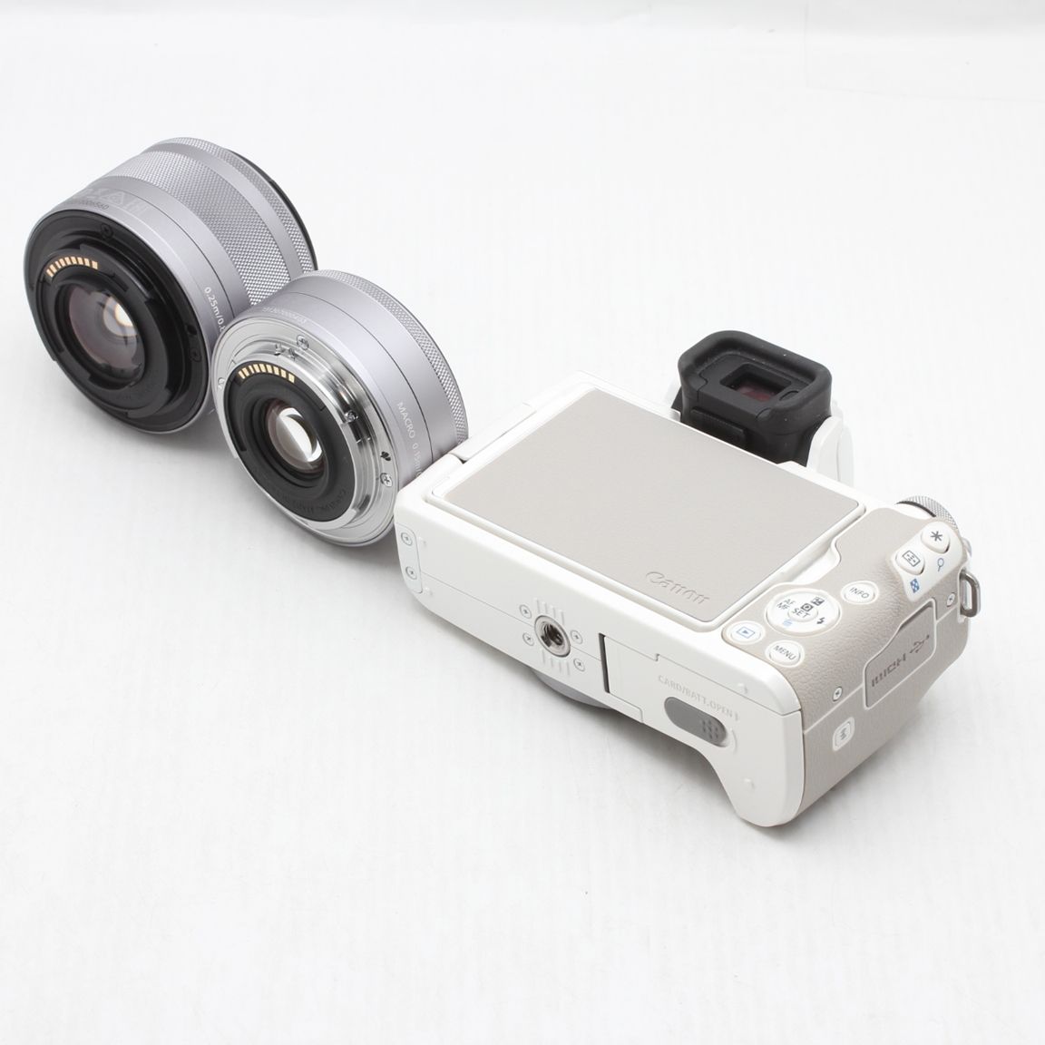 美品】Canon キャノン ミラーレス一眼カメラ EOS Kiss M ダブルレンズ