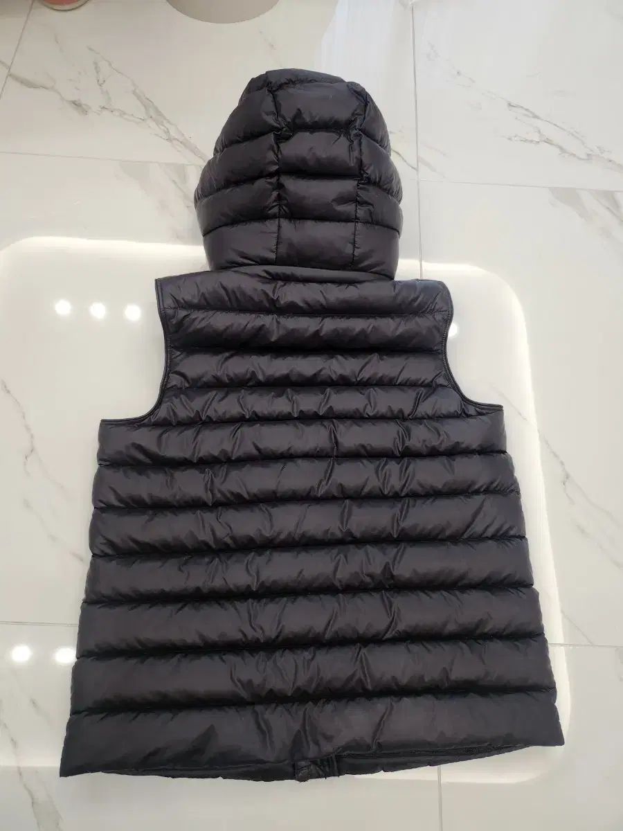 バーバリー キッズ フード ダウン ベスト ブラック 12 Y