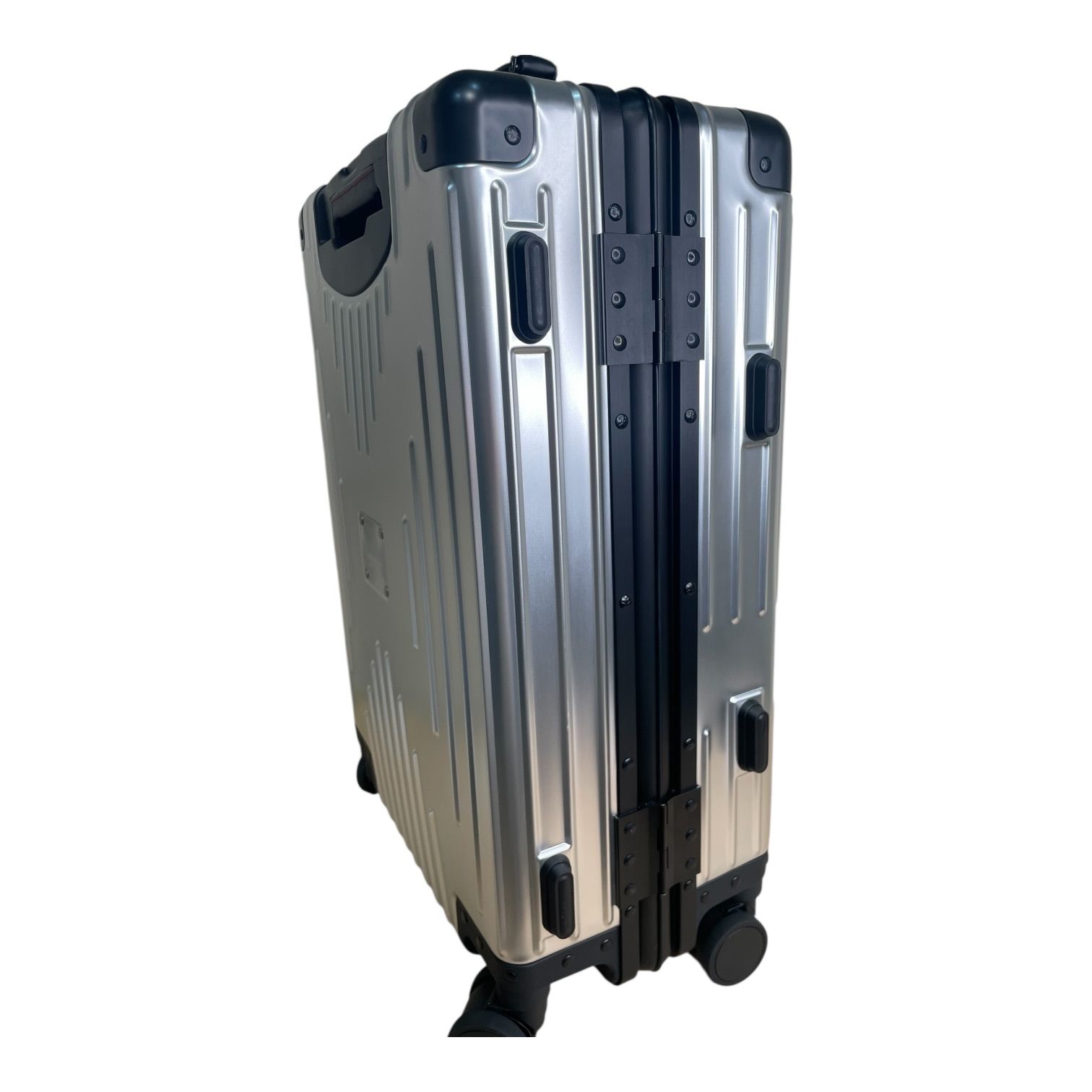 展示未使用品】innovator イノベーター アルミスーツケース INV1811STP