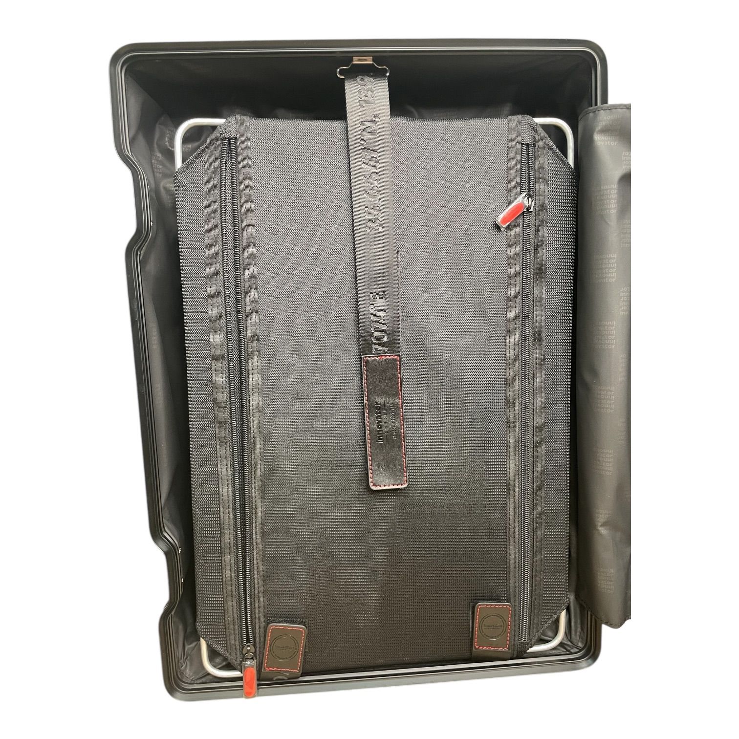 展示未使用品】innovator イノベーター アルミスーツケース INV1811STP