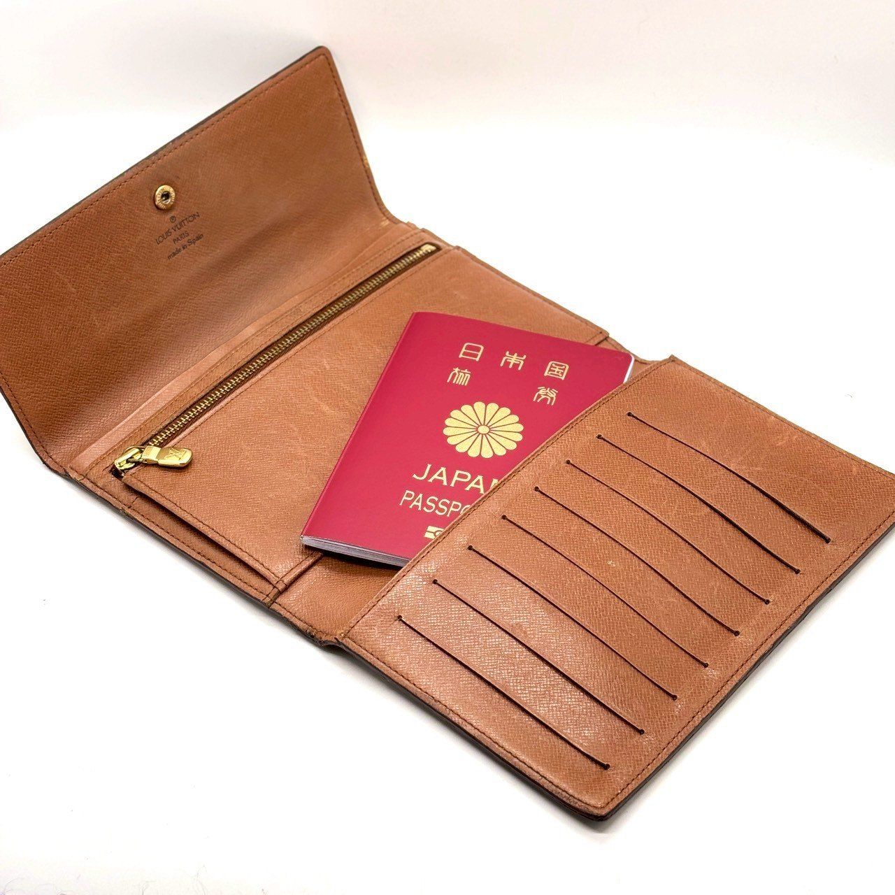 旅を上質に整える一冊】 LOUIS VUITTON ルイヴィトン モノグラム