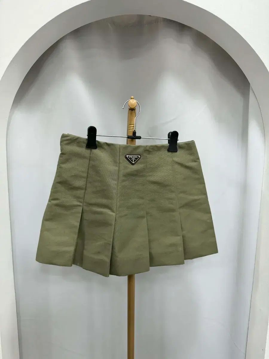 PRADA プラダ 三角ロゴ スカート