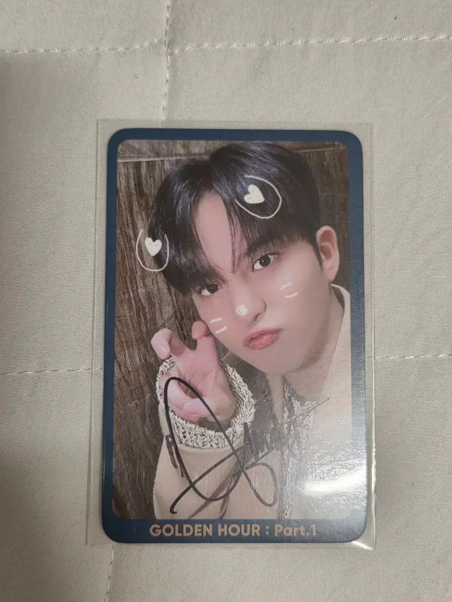 ATEEZ ジョンホ トレカ 97 ATEEZ ATEEZ ジョンホ トレカ サイン GOLDEN