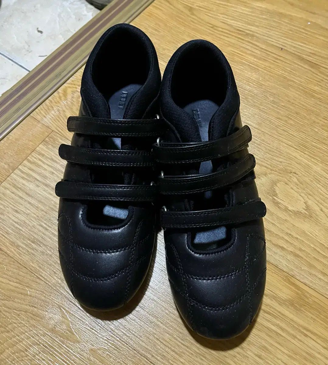 ダイニット ウールもち シューズ ブラック 240