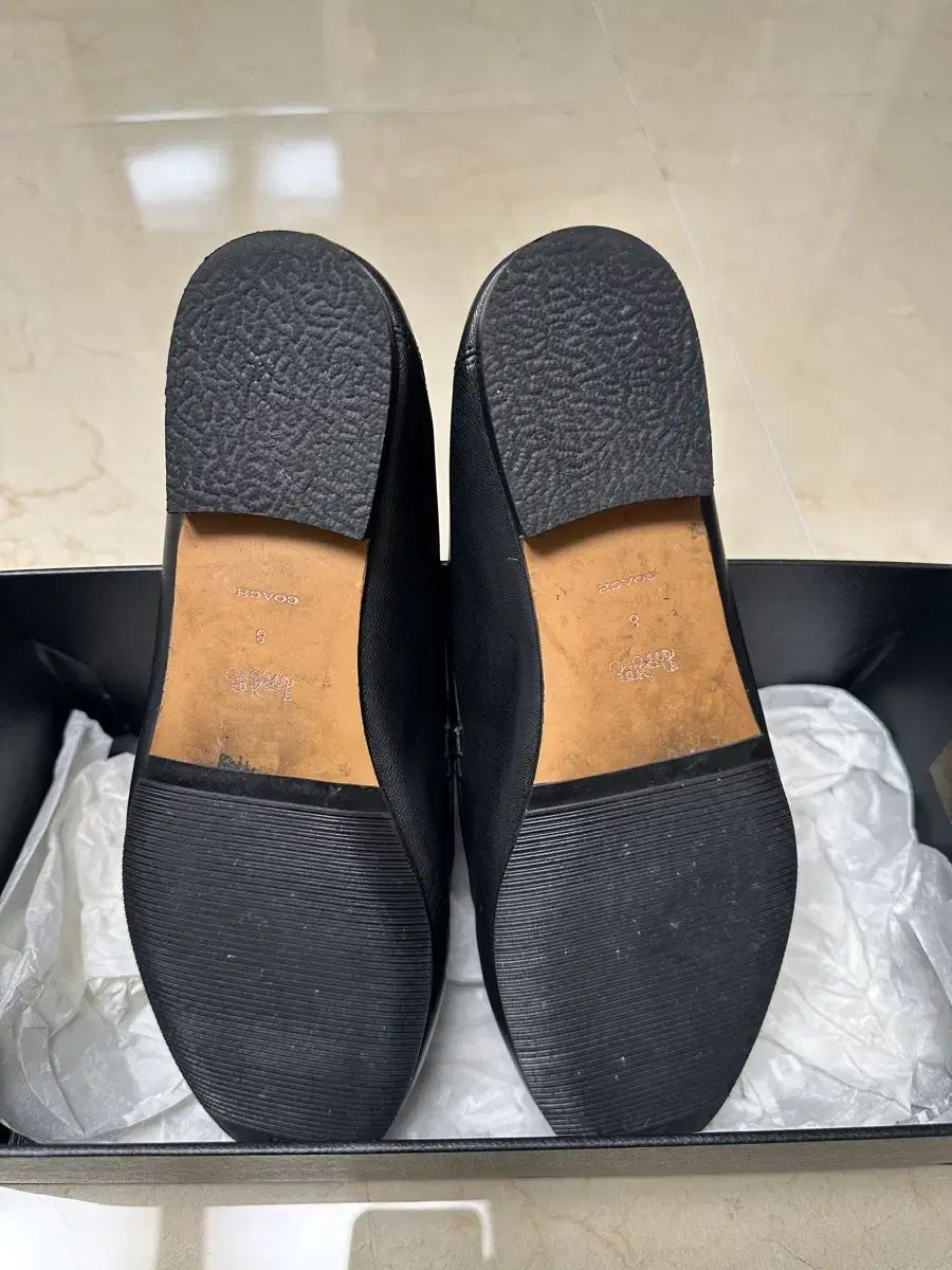 ヘイリー ローファー