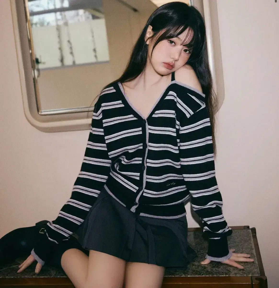 新品✨ rolarola ロラロラワンショルダー　カーディガン 新品) ROLAROLA ロラロラ ワン オフショルダー カーディガン ニット