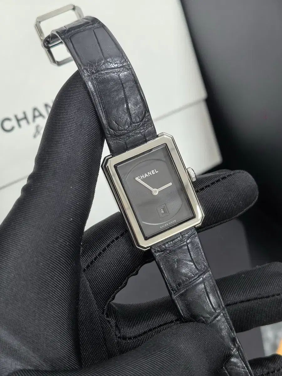 シャネル ボーイフレンド H 4884