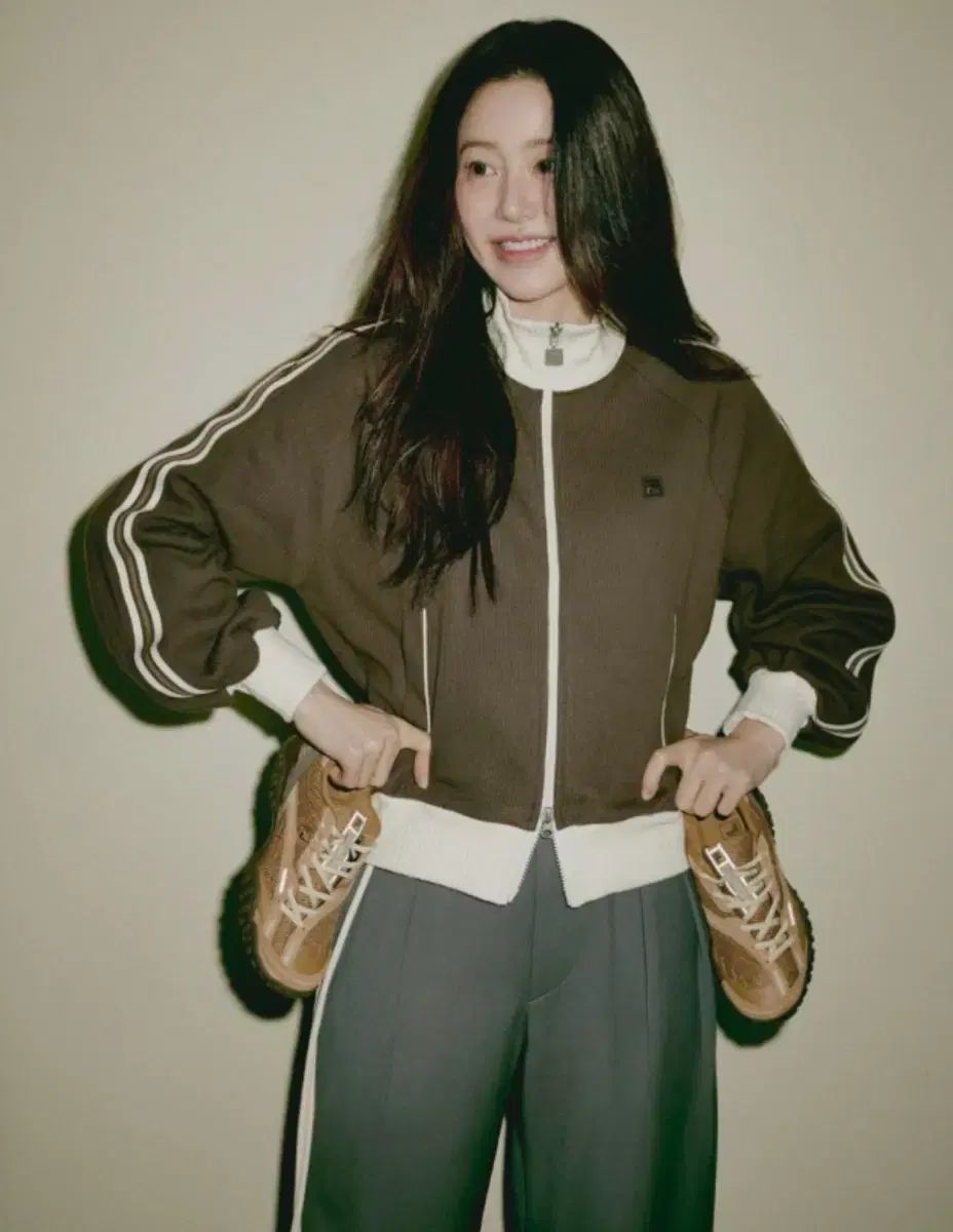 ハン ソヒ FILA フィラ ジップアップ ブラック