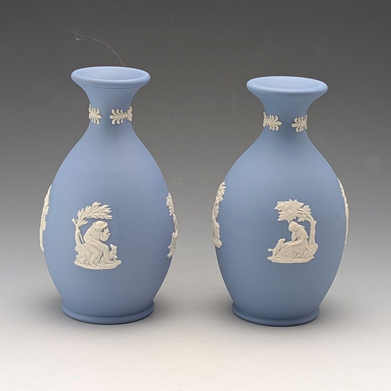 ウェッジウッド　花瓶　一輪挿し　美品 英国ヴィンテージ ウェッジウッド ジャスパーウェア製 一輪挿し花瓶