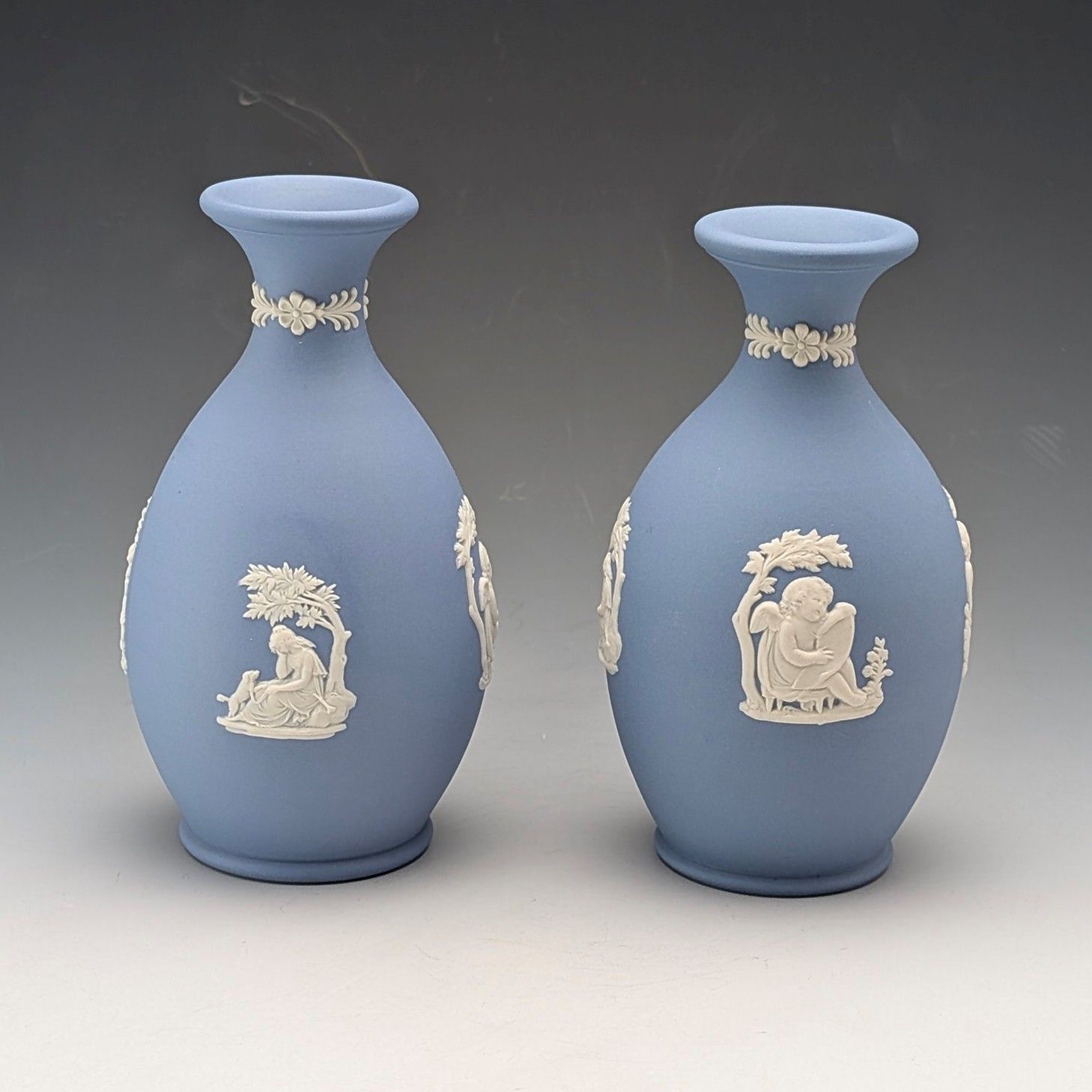 ウェッジウッド　花瓶　一輪挿し　美品 英国ヴィンテージ ウェッジウッド ジャスパーウェア製 一輪挿し花瓶