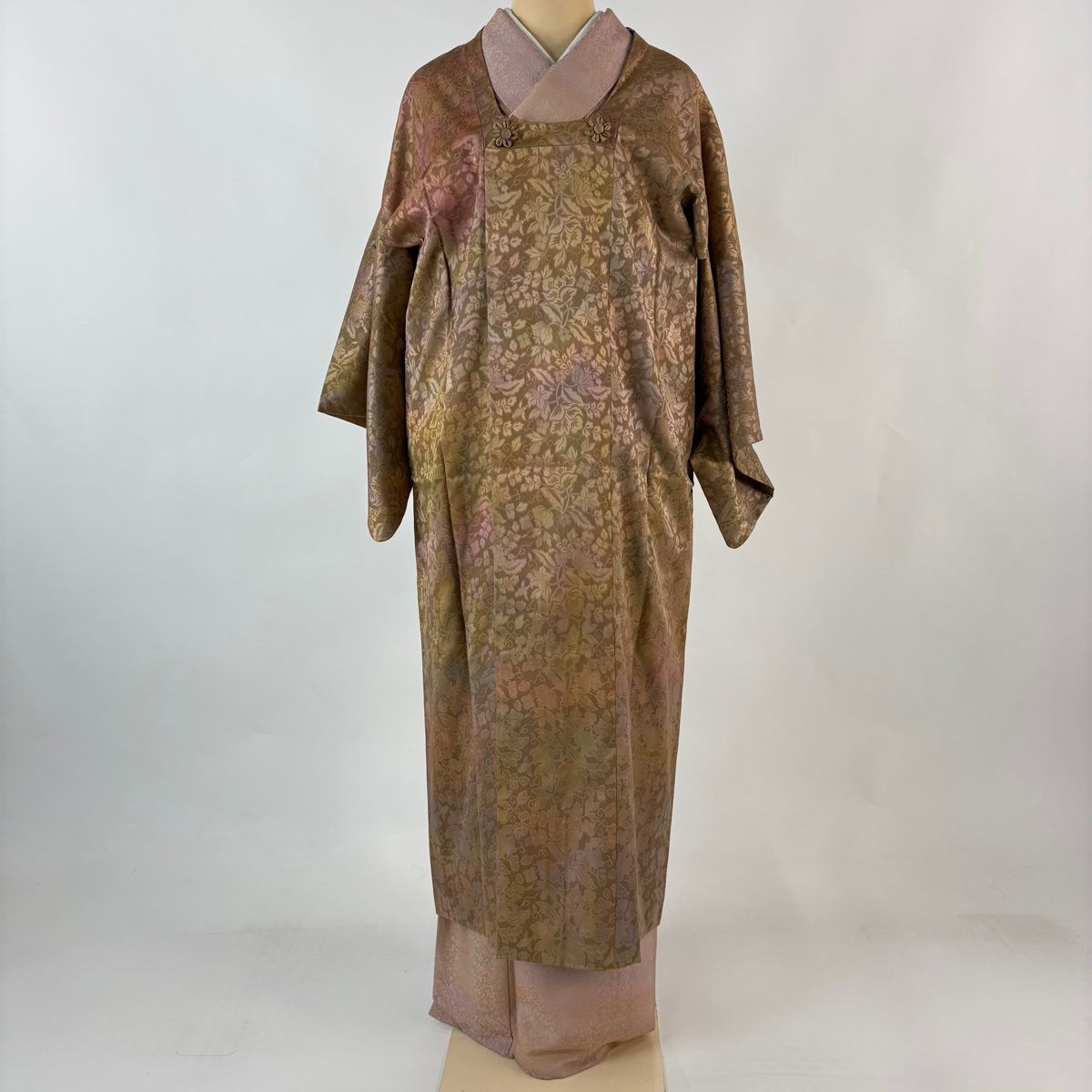 道行 身丈126.5 cm 裄丈64 M 和装コート 角衿 草花 ぼかし 薄茶色 正絹 秀品