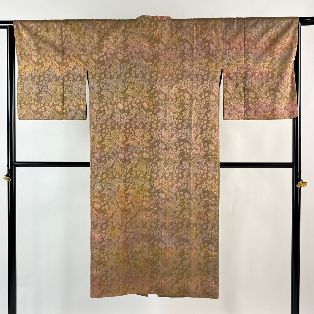 道行 身丈126.5 cm 裄丈64 M 和装コート 角衿 草花 ぼかし 薄茶色 正絹 秀品