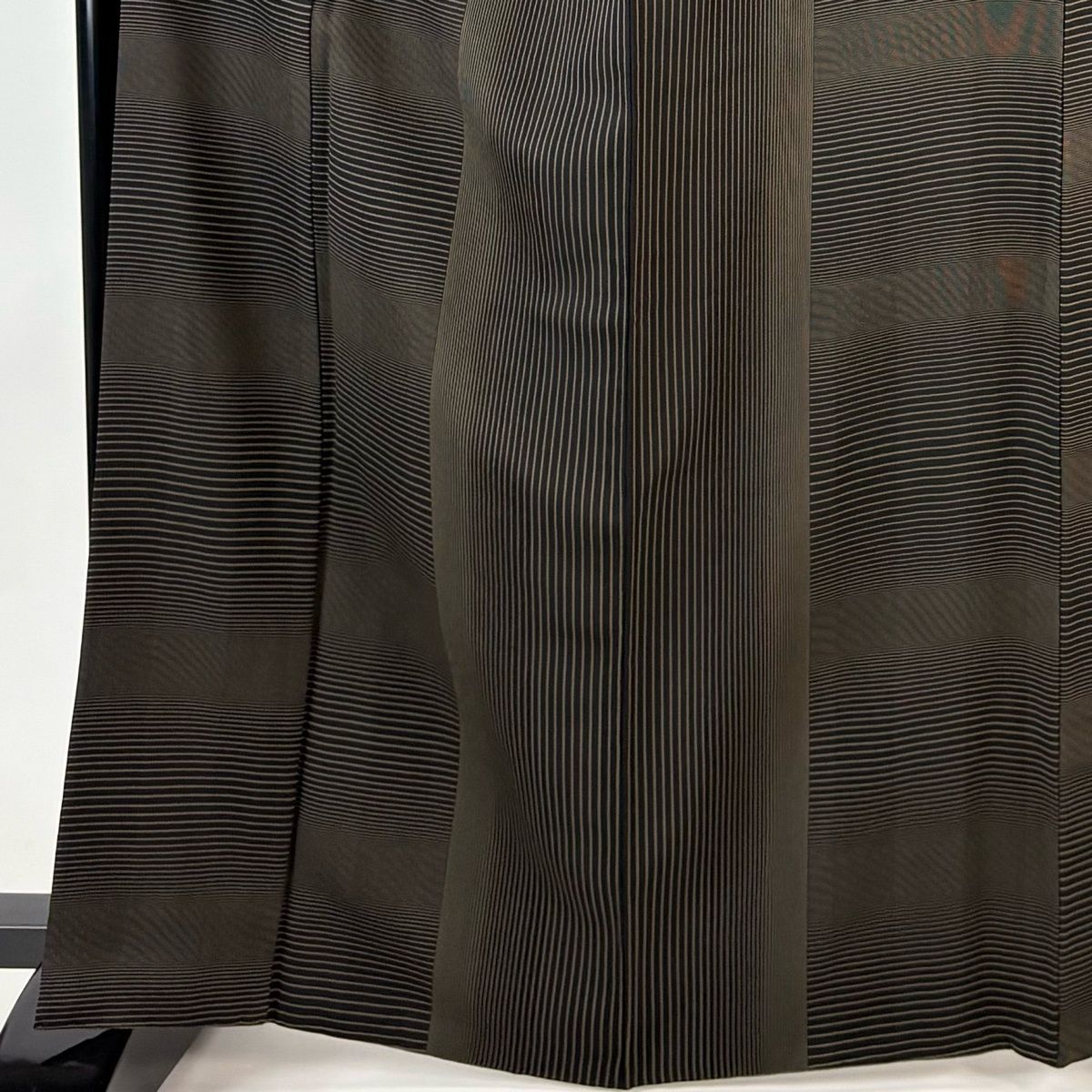 小紋 身丈164.5 cm 裄丈64 M 袷 斉藤三才 落款 縞 墨色 正絹 秀品