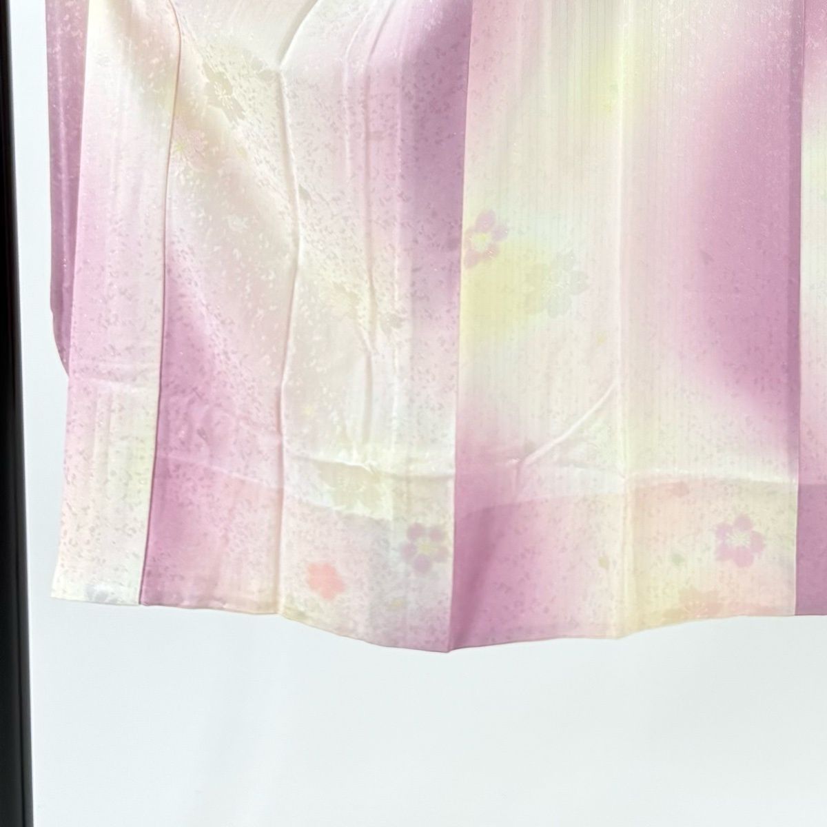 長襦袢 身丈125 cm 裄丈64.5 M 振袖用 鈴乃屋 落款 桜 縦縞 箔 ぼかし 薄ピンク 正絹 秀品