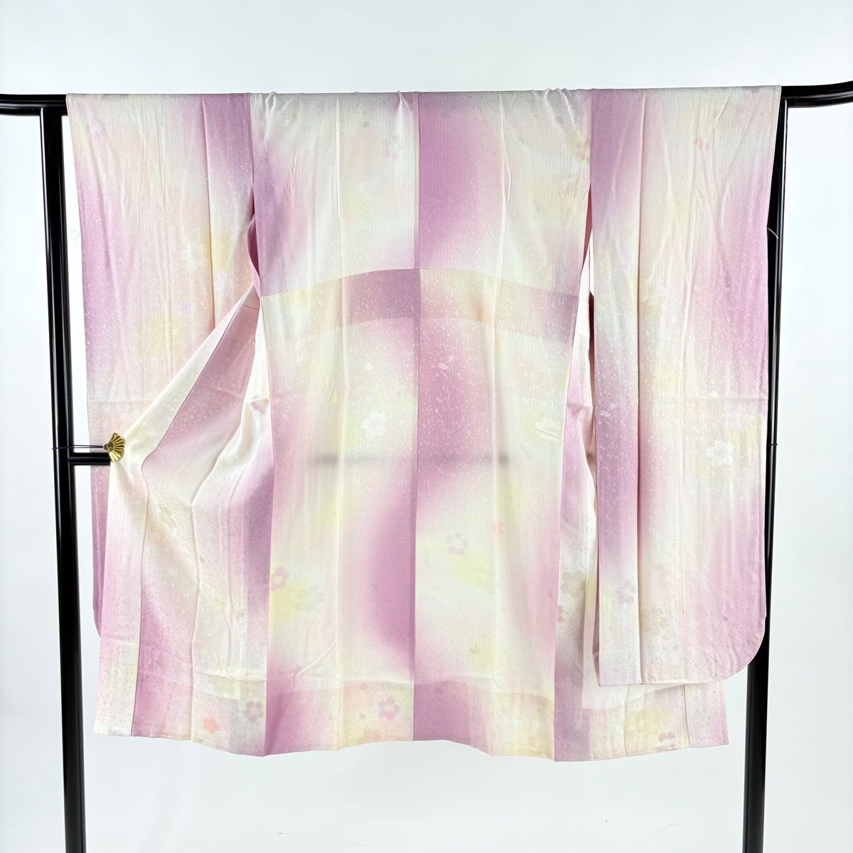 長襦袢 身丈125 cm 裄丈64.5 M 振袖用 鈴乃屋 落款 桜 縦縞 箔 ぼかし 薄ピンク 正絹 秀品