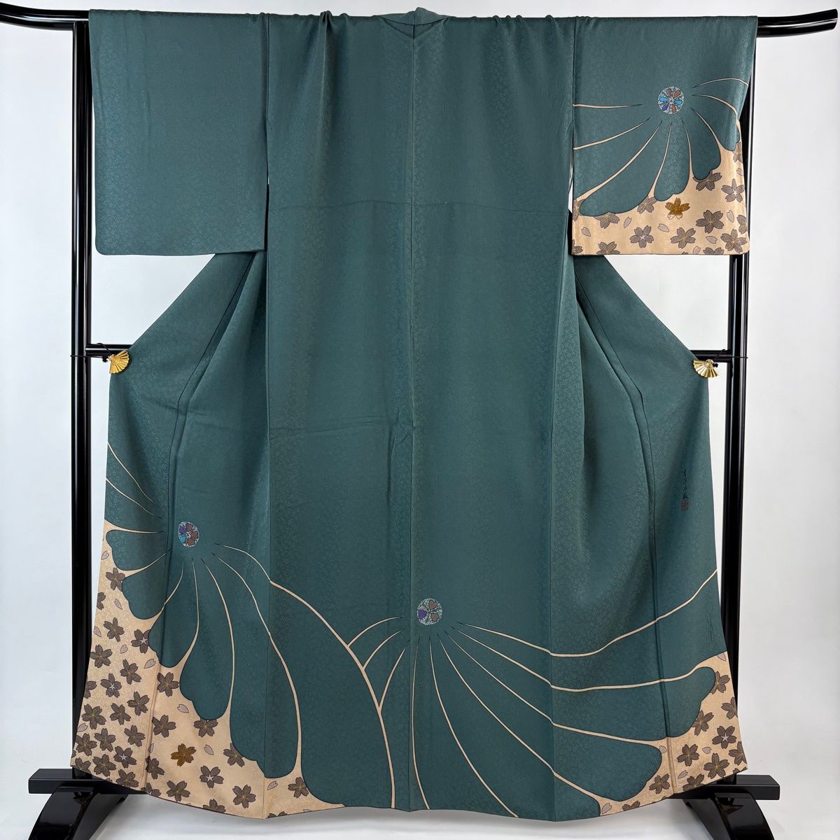 付下げ 身丈161cm 裄丈69cm L 袷 落款 桜 花びら 金彩 染め分け 灰緑