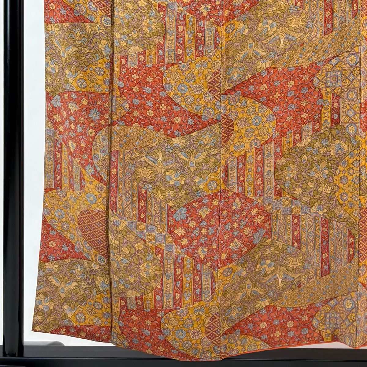 小紋 身丈154 cm 裄丈63.5 S 袷 やまと 落款 草花 鳥 縮緬 赤茶 正絹 秀品