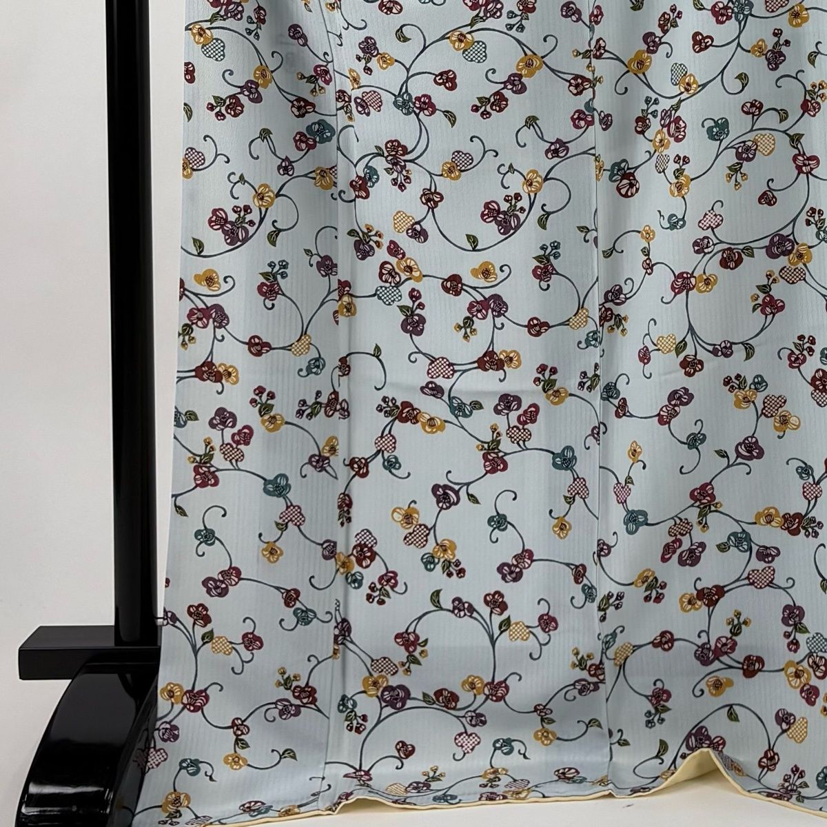 小紋 身丈174.5 cm 裄丈69 L 袷 やまと 花唐草 水色 正絹 秀品