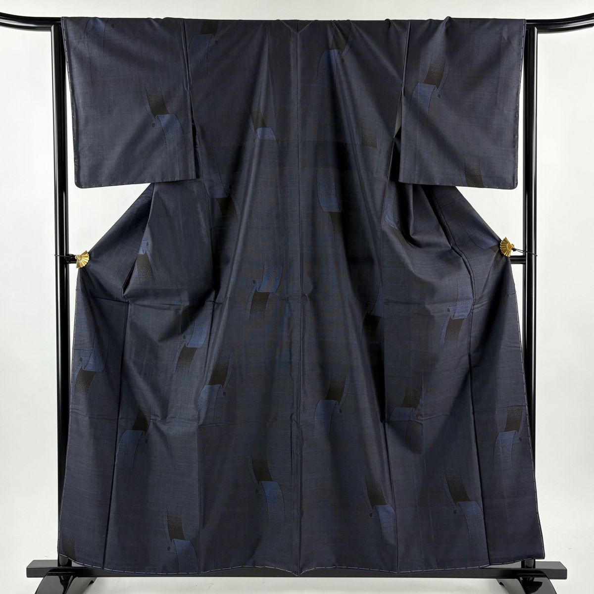 大島紬 身丈160 cm 裄丈64.5 M 袷 純泥染 証紙 幾何学 濃紺 正絹 秀品