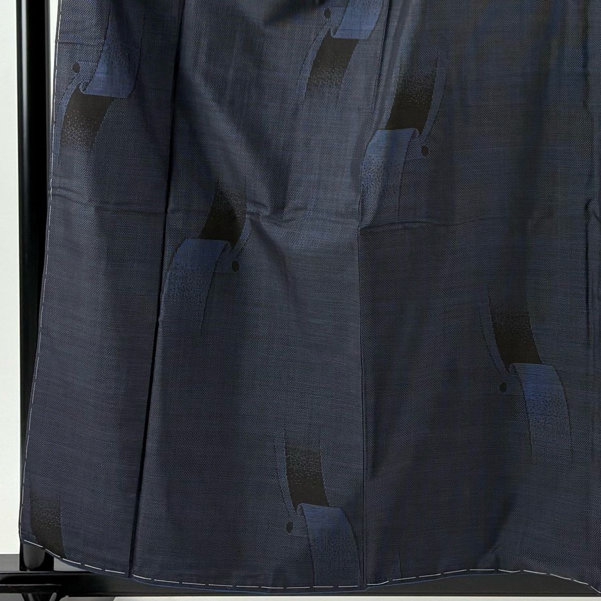 大島紬 身丈160 cm 裄丈64.5 M 袷 純泥染 証紙 幾何学 濃紺 正絹 秀品