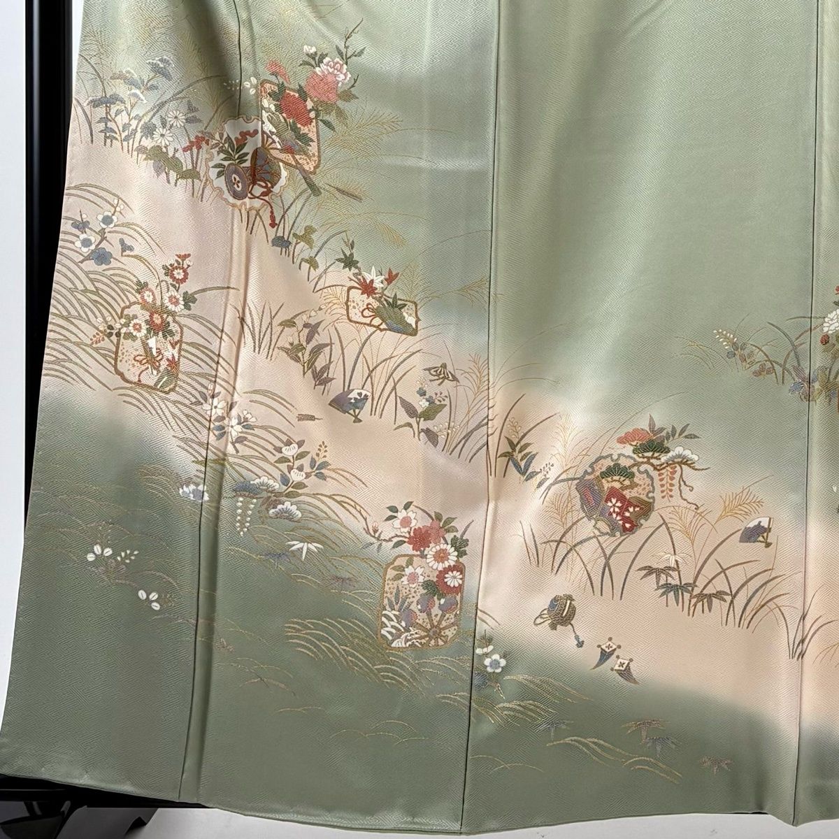 訪問着 身丈161 cm 裄丈67 M 袷 草花 雪輪 金彩 ぼかし 薄緑 正絹 秀品