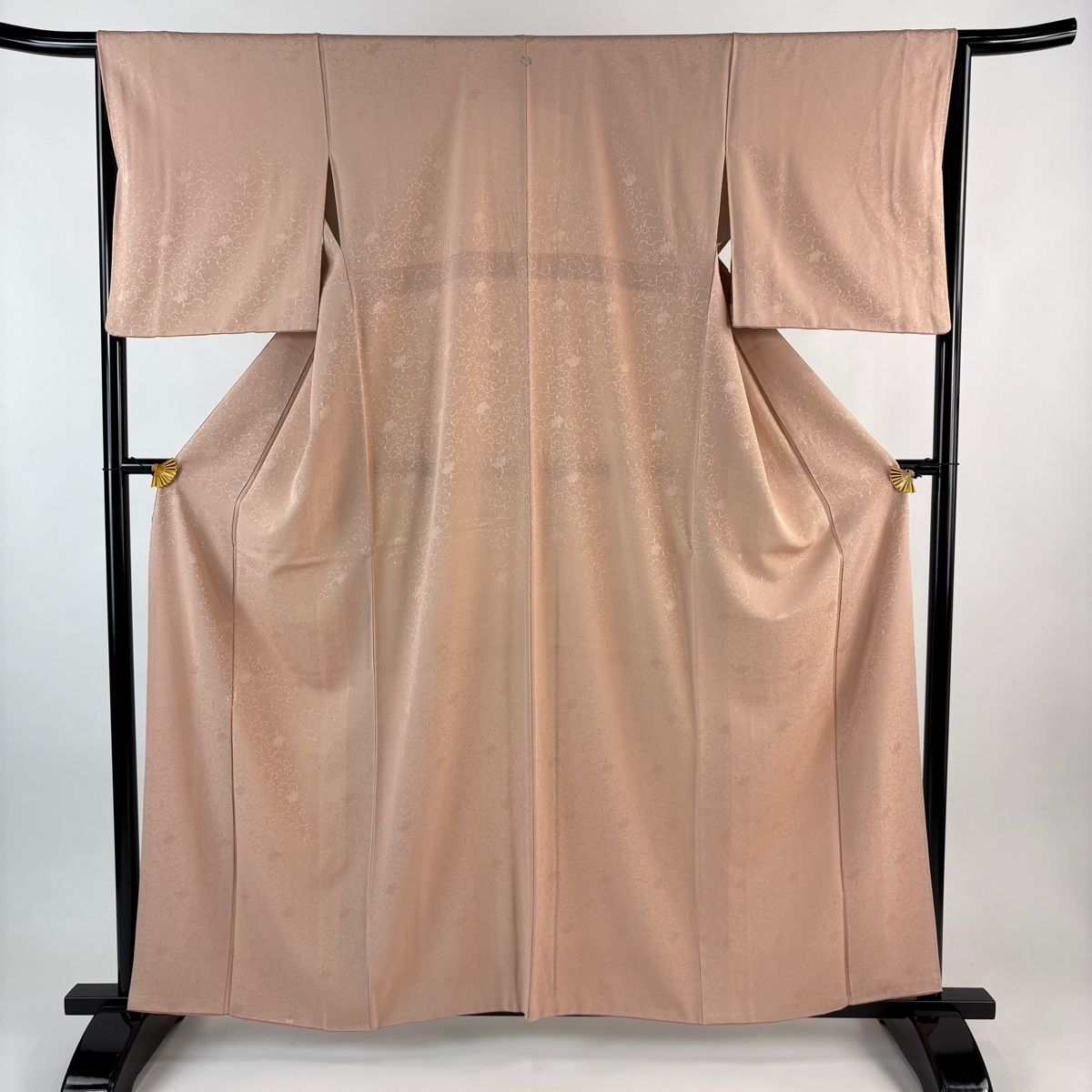 【美品】 色無地 身丈160cm 裄丈65cm M 袷 地紋 ピンクベージュ 正絹 秀品 一つ紋 【】