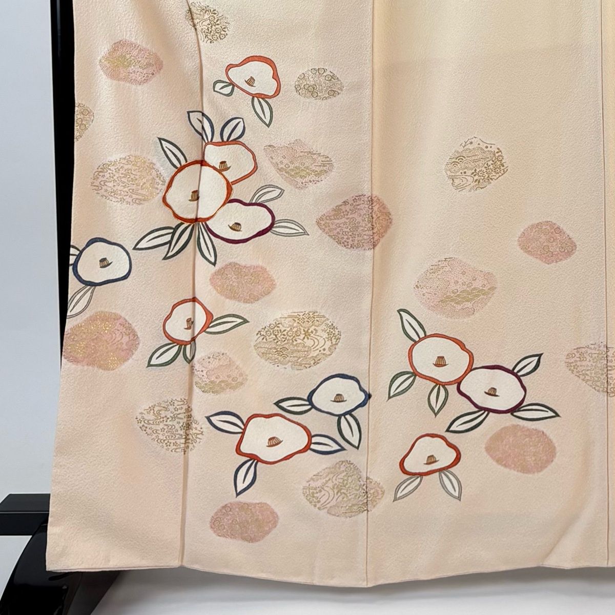 訪問着 身丈165 cm 裄丈66 M 袷 椿 流水 金糸 刺繍 ピンクベージュ 正絹 秀品