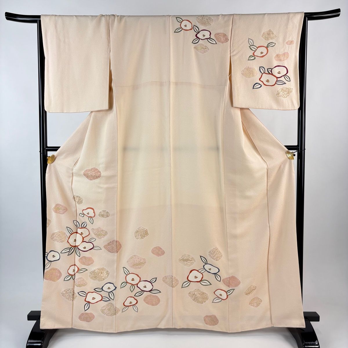 訪問着 身丈165 cm 裄丈66 M 袷 椿 流水 金糸 刺繍 ピンクベージュ 正絹 秀品