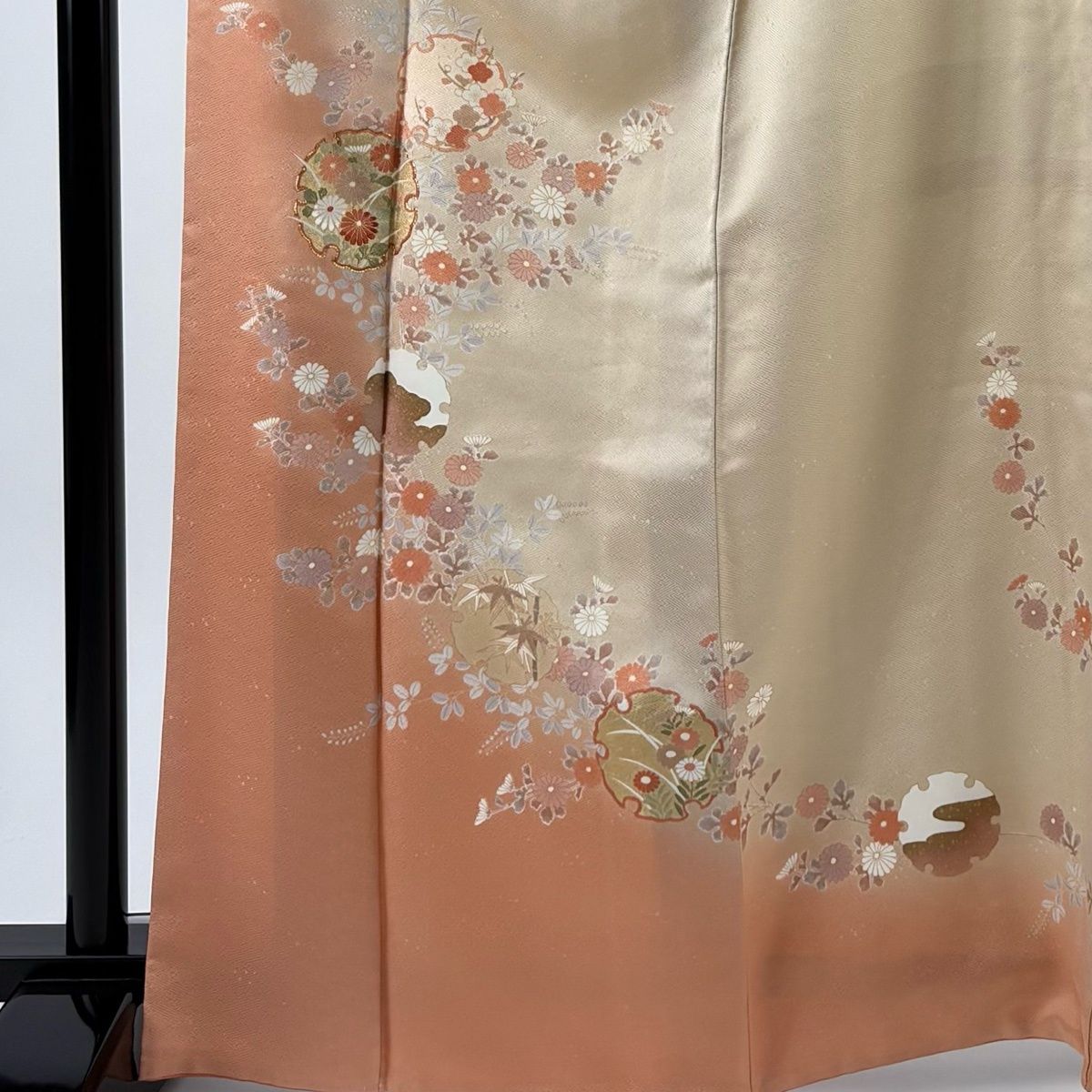 訪問着 身丈166 cm 裄丈66 M 袷 雪輪 草花 金糸 金彩 ベージュ 正絹 秀品