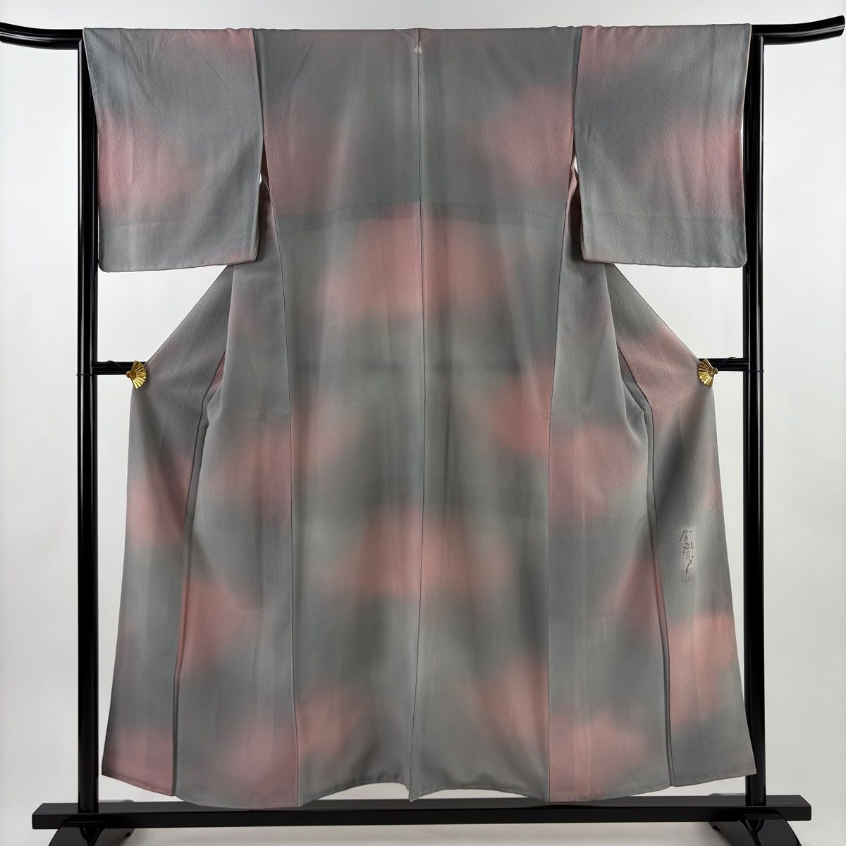 小紋 身丈155.5 cm 裄丈64 M 袷 斉藤三才 落款 ぼかし 縮緬 灰色 正絹 秀品 一つ紋